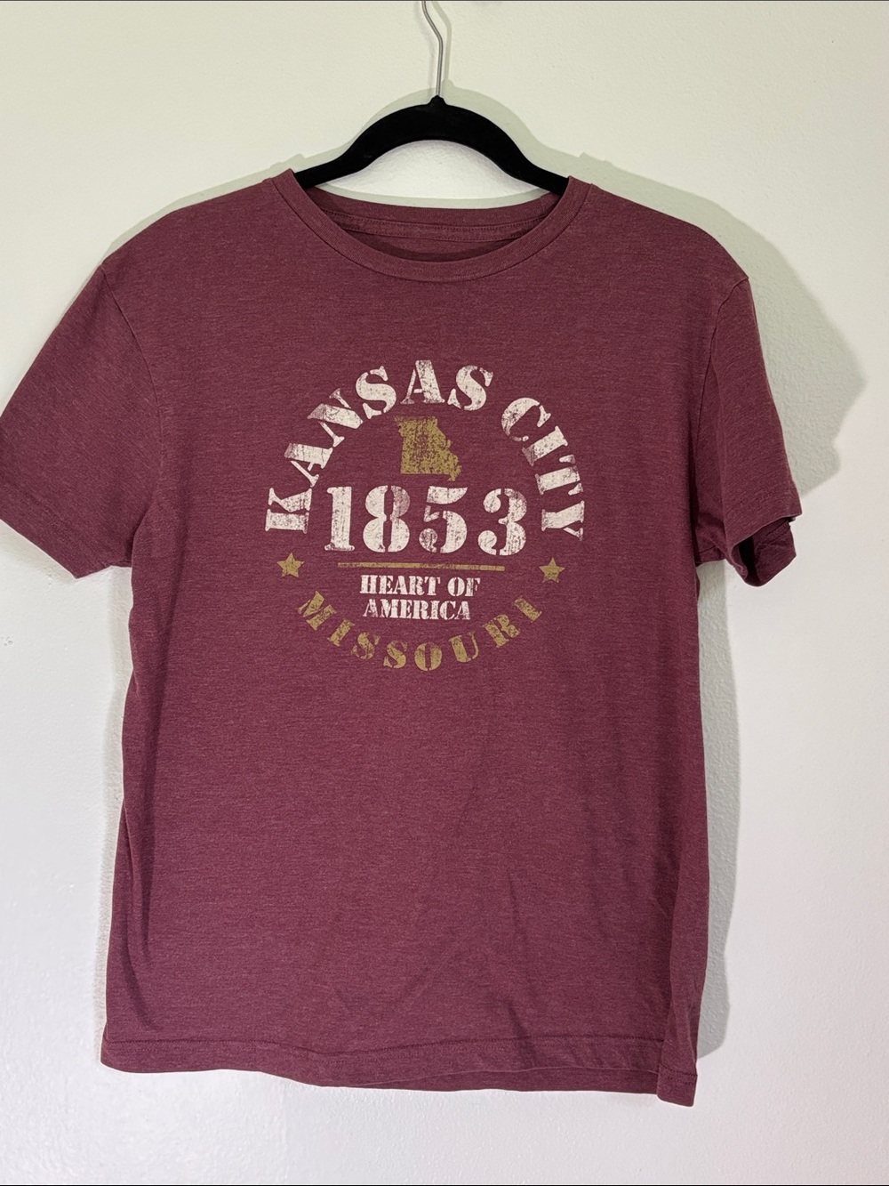 Kansas City 1853 Graphic Short Sleeve Tee - Women's Maroon